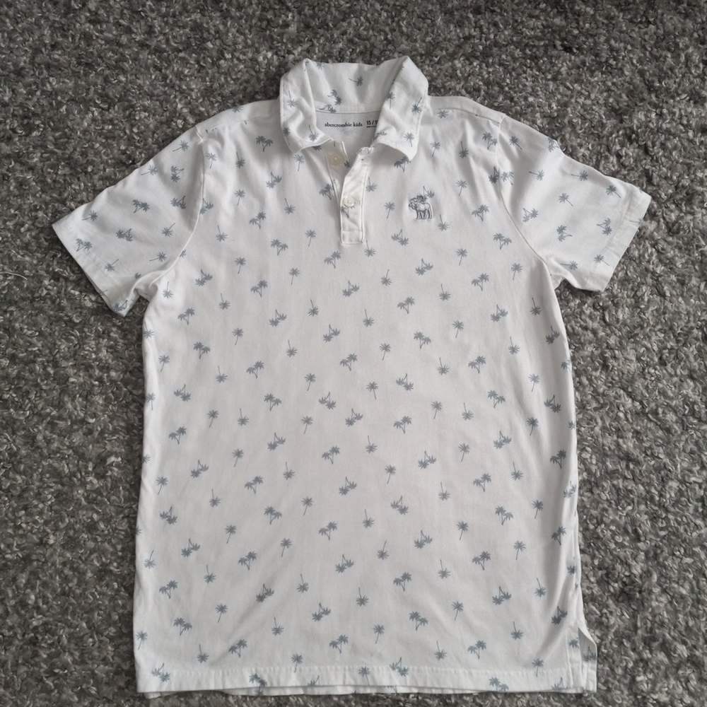 Abercrombie Boys White Polo with Blue Palms Pattern Size 15-16